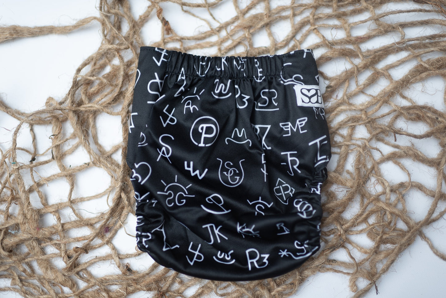 Goin' Brandin' - White on Black + Extras - Exclusive